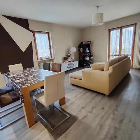 Appartamento Chentre En Ville - A 2 Passi Dal Centro - Parcheggio Gratuito - Cir-Vda-Aosta-0073 Exterior foto