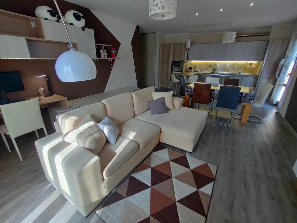 Appartamento Chentre En Ville - A 2 Passi Dal Centro - Parcheggio Gratuito - Cir-Vda-Aosta-0073 Exterior foto