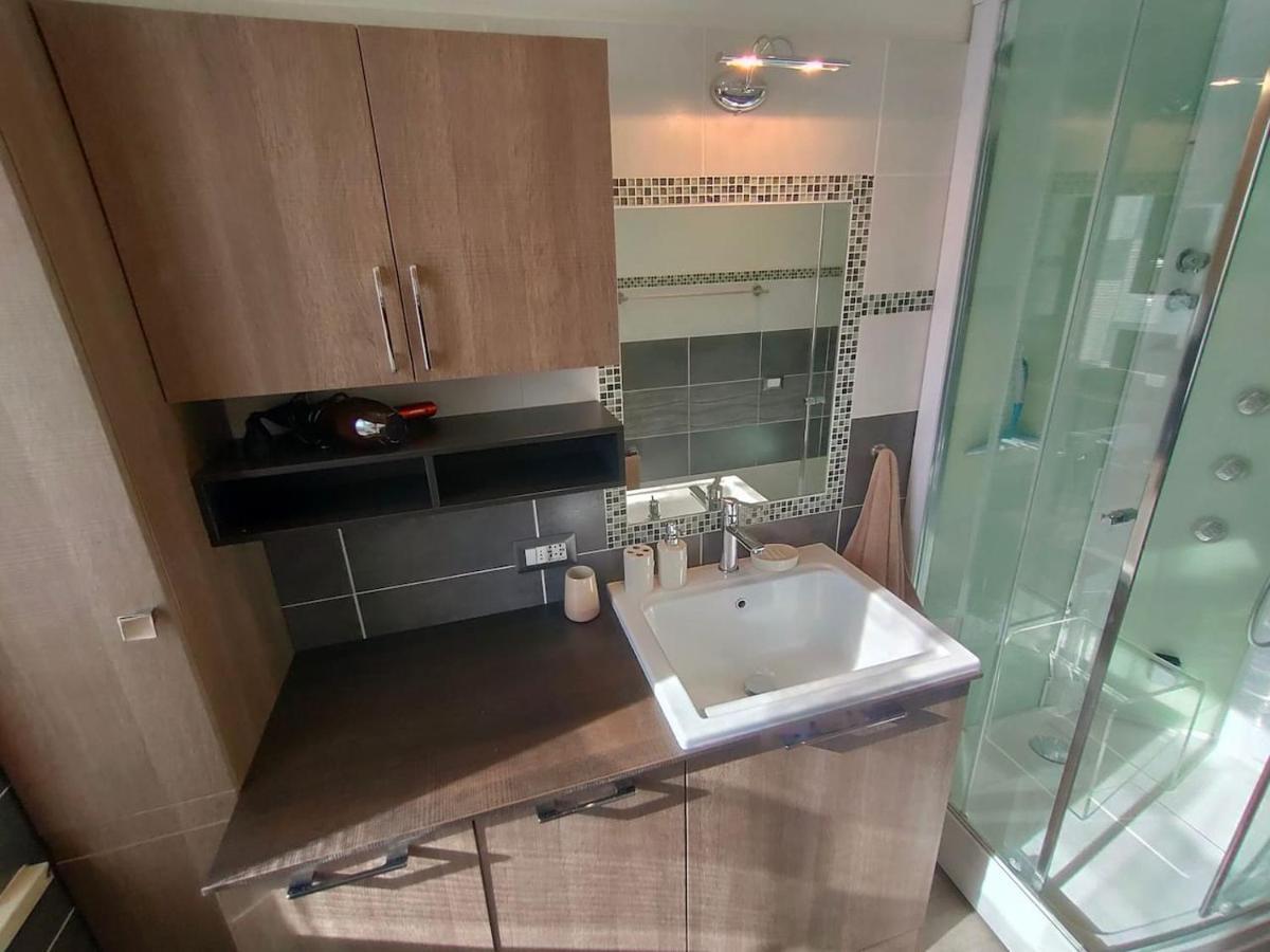Appartamento Chentre En Ville - A 2 Passi Dal Centro - Parcheggio Gratuito - Cir-Vda-Aosta-0073 Exterior foto